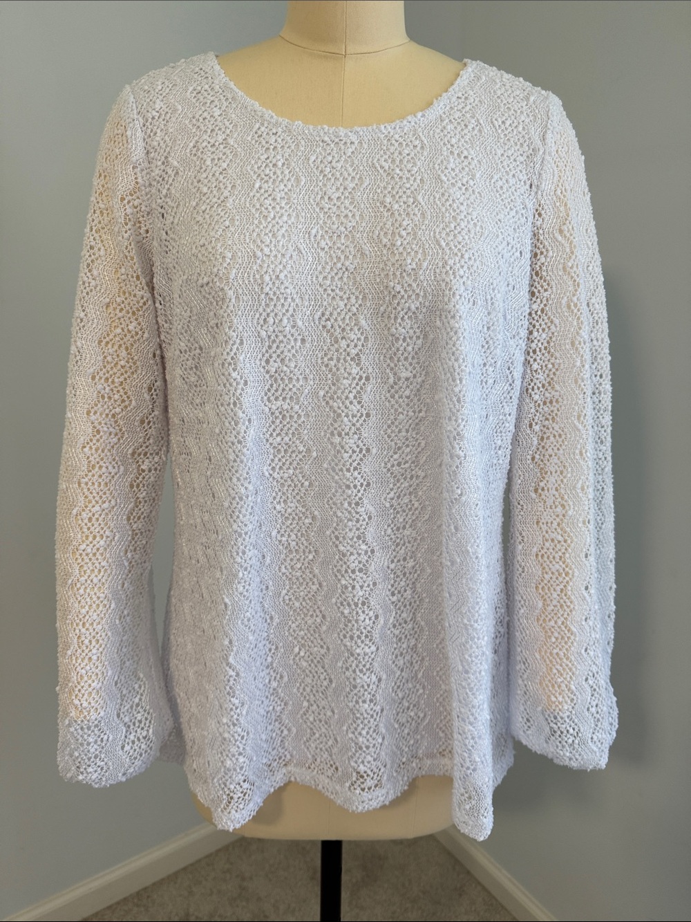 Nina Leonard White Crochet Lace Overlay Long Sleeve Top SZM